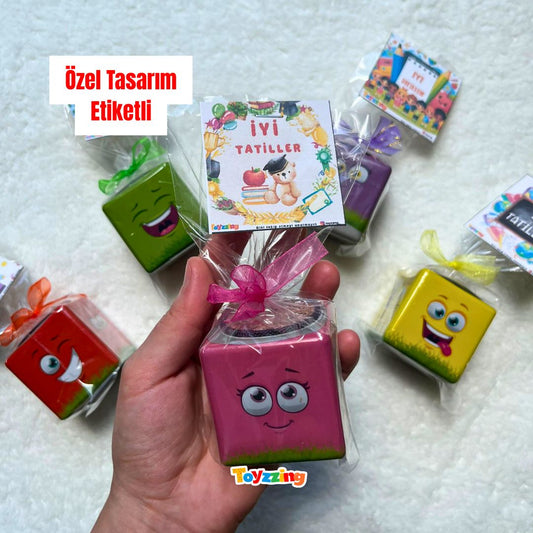 Emojili Çim Adam Özel Etiket Tasarımı